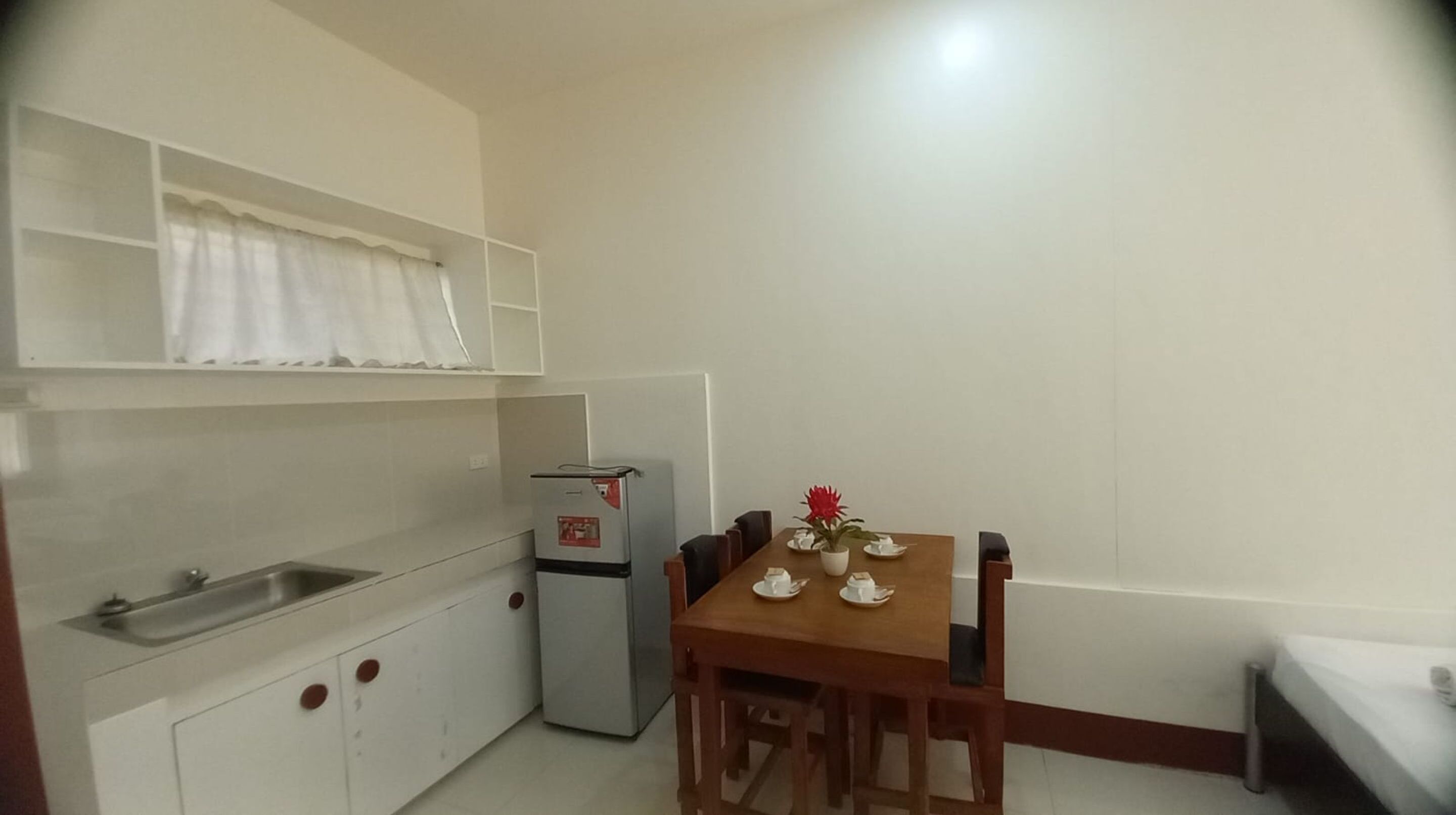 standard quadruple room | bed sheets