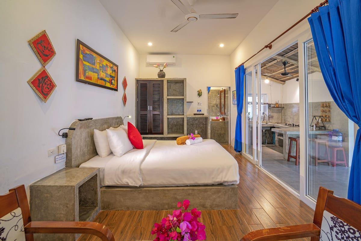 Villa, 1 habitación, vista al jardín | 2 habitaciones, ropa de cama hipoalergénica y minibar