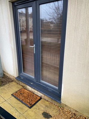 Exterior detail - Exquisite Modern Homely Flat (Cambridge)