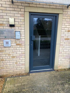 Exterior detail - Exquisite Modern Homely Flat (Cambridge)