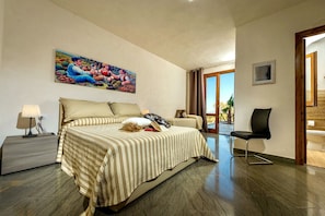 5 bedrooms, iron/ironing board, travel cot, free WiFi