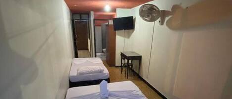 Triple Room | Free WiFi, bed sheets