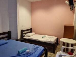 Triple Room | Free WiFi, bed sheets - Selecta Colonial (Villavicencio)