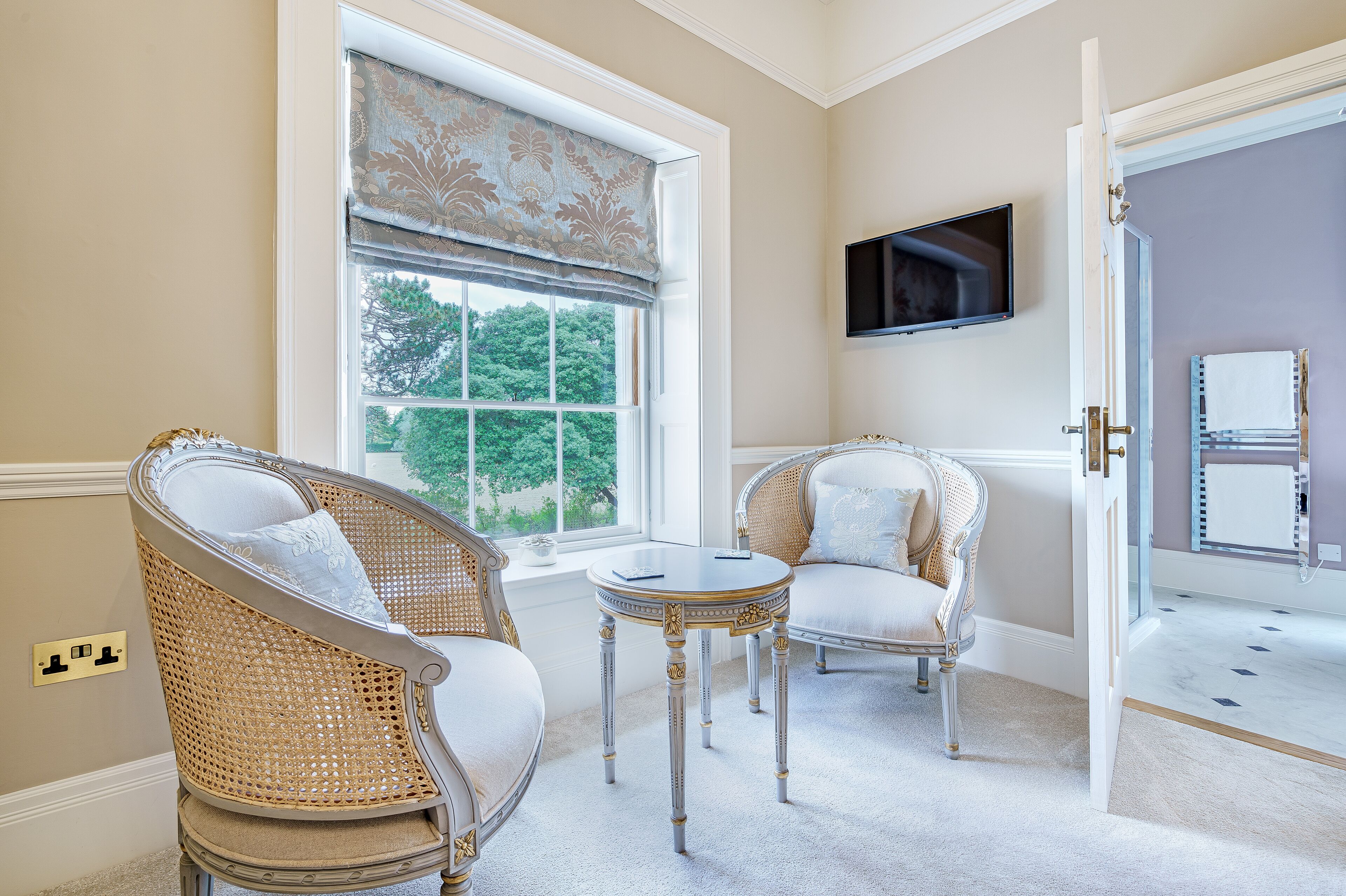 Executive Double Room with Bath & shower | Premium bedding, memory foam beds, individually decorated