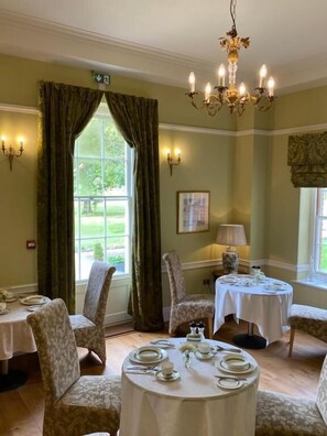 Dining - Reymerston Hall (Norwich)