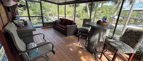 屋外ダイニングエリア