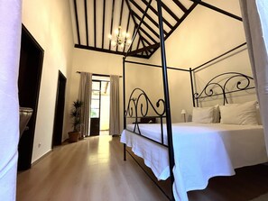 华丽双人房 | 1 多间卧室、特色装修、特色家居、办公桌