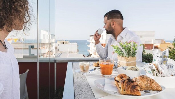 Free daily buffet breakfast - HOTEL PALAZZO PIRO  (Gallipoli)