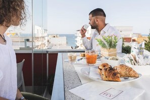 Desayuno buffet incluido todos los días