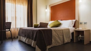 Minibar, desk, WiFi (free), bed sheets - HOTEL PALAZZO PIRO  (Gallipoli)