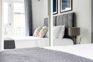 1 chambre, fer et planche à repasser, accès Internet, draps fournis