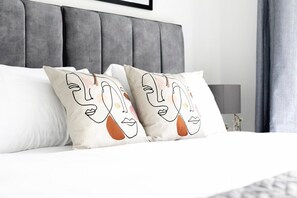 1 chambre, fer et planche à repasser, accès Internet, draps fournis