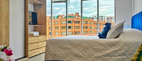 1 habitación, tabla de planchar con plancha y wifi