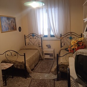 3 bedrooms, bed sheets