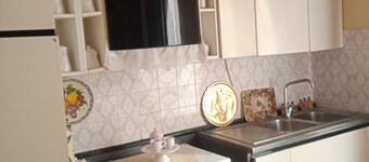 VERY LARGE APARTMENT 10 MINUTES FROM THE SEA EQUIPPED WITH KITCHEN, LIVING ROOM AND,