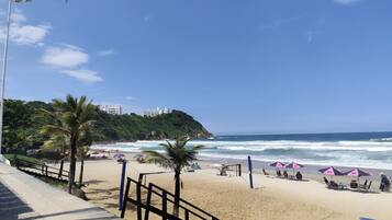 Apartment | Beach | On the beach, white sand, beach volleyball, 10 beach bars