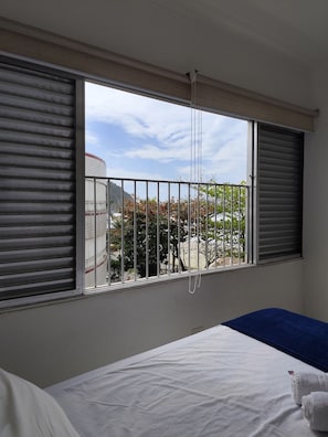 Apartment | 2 bedrooms, memory-foam beds, laptop workspace, free WiFi