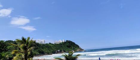 Apartment | Beach | On the beach, white sand, beach volleyball, 10 beach bars