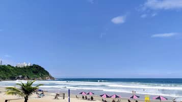 Apartemen | Pantai | Di pantai, pasir putih, voli pantai, dan 10 bar pantai