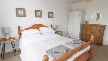 Cottage | 3 bedrooms, individually decorated, individually furnished, free WiFi