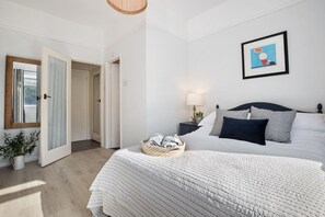 2 bedrooms, iron/ironing board, travel cot, free WiFi