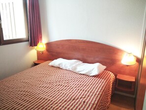 2 bedrooms, WiFi, bed sheets