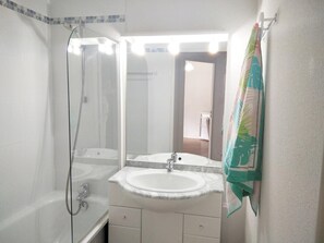 Bathtub - 1st floor, view ski slopes, fitness, swimming pool, terrace, tv, ski locker, 52m ², Barèges/La Mongie (La Mongie)