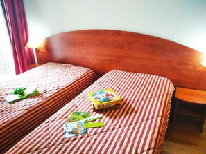 2 bedrooms, WiFi, bed sheets - 1st floor, view ski slopes, fitness, swimming pool, terrace, tv, ski locker, 52m², Barèges/La Mongie (La Mongie)