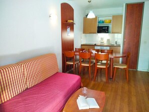 Living area - 1st floor, fitness, swimming pool, terrace, tv, ski locker, 45m², Barèges/La Mongie (La Mongie)