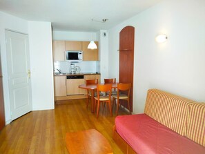 Living area - 1st floor, view ski slopes, fitness, swimming pool, terrace, tv, ski locker, 33m ², Barèges/La Mongie (La Mongie)