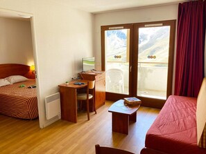 1 bedroom, WiFi, bed sheets