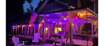 Luxury Carriage House Suite on the Lake.