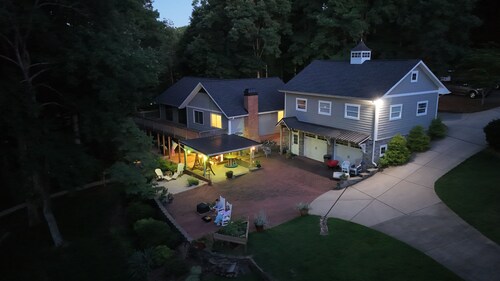 Luxury Carriage House Suite on the Lake.