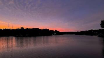 Espreguiçadeiras, toalhas de praia