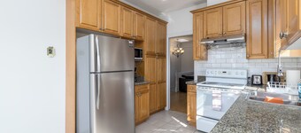 Comfy Home in Heart of Vancouver-Easy Access to YVR, Skytrain, Downtown