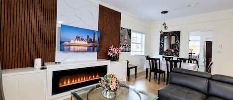 Smart TV, fireplace