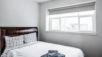 3 bedrooms, in-room safe, iron/ironing board, free WiFi