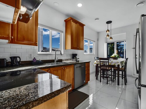 Newly Renovated Home Heart of Vancouver Near YVR, Skytrain, Downtown