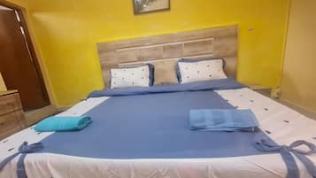 6 quartos, escrivaninha, Wi-Fi