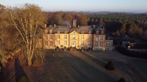 Luxury 5-star chateau bed and breakfast with private pool, services and housekeeping staff