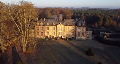 Luxury 5-star chateau bed and breakfast with private pool, services and housekeeping staff