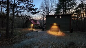 Exterior - Serenity Wood- The place for daytime outdoor adventures & cozy nights  (Blue Ridge)