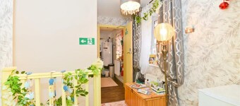 Marinaa Inn, Welcome Home