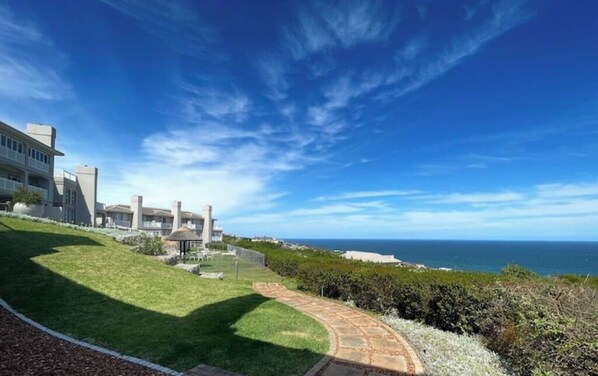 Property grounds - Executive 2 bedroom Villa at Pinnacle Point (Mosselbay)