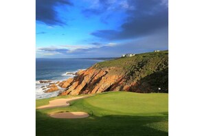 Golf - Pinnacle Golf Estate Luxurious Lodge. (Mossel Bay)