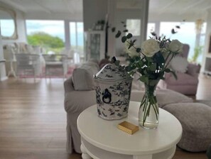 Living area - Pinnacle Golf Estate Luxurious Lodge. (Mossel Bay)