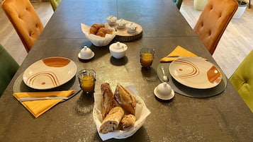 Sudah termasuk sarapan ala kontinental setiap hari