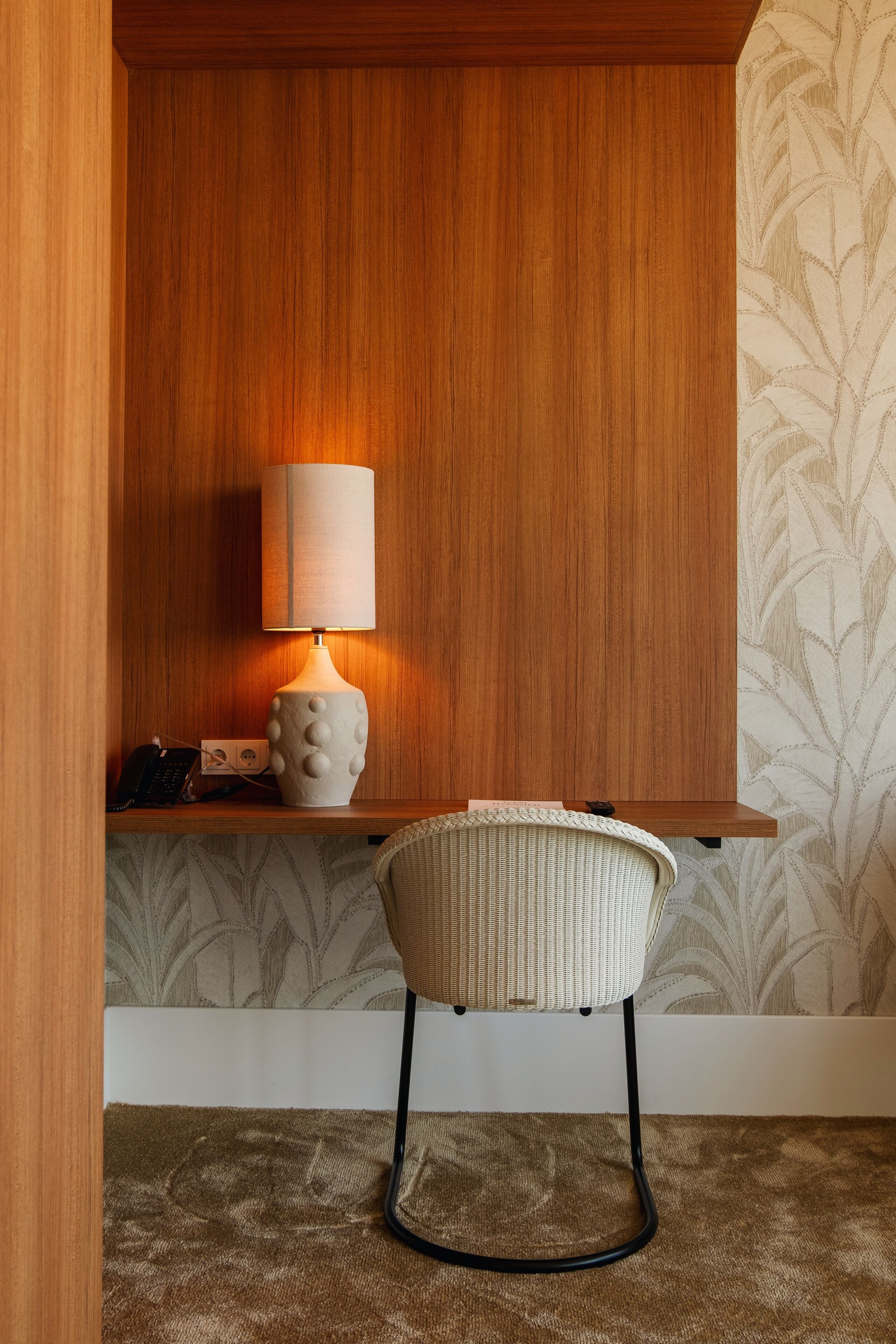 executive double room | minibar, in-room safe, desk, laptop workspace