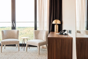 Minibar, in-room safe, desk, laptop workspace