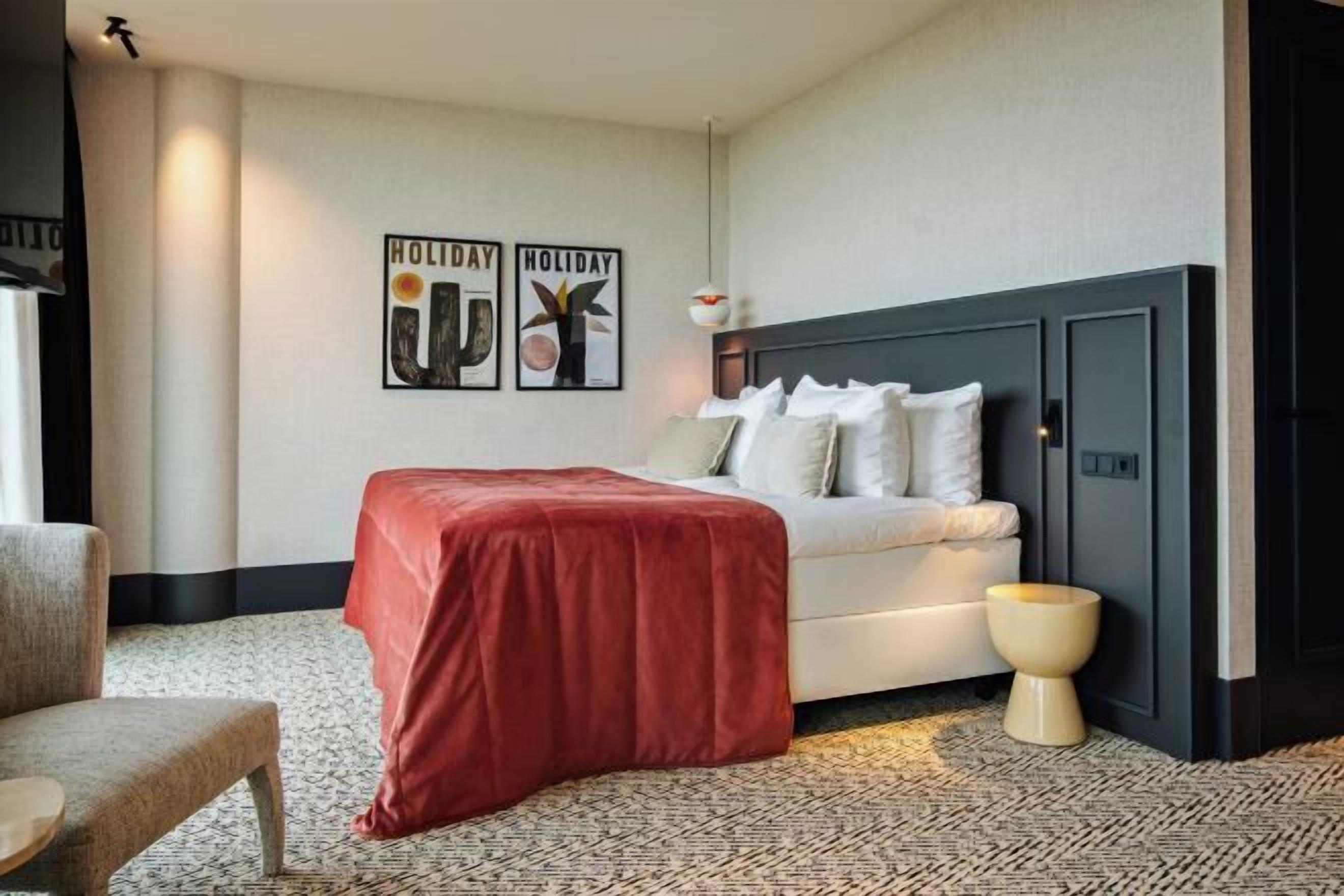 Minibar, in-room safe, desk, laptop workspace